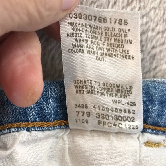 Levis Womens 515 Bermuda Jean Shorts Size 12 Blue Denim Classic Casual Cuffed - Picture 9 of 15